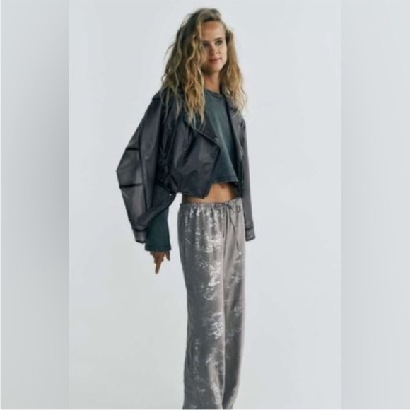 ZARA | PRINTED FOIL PANTS - Picture 4 of 5